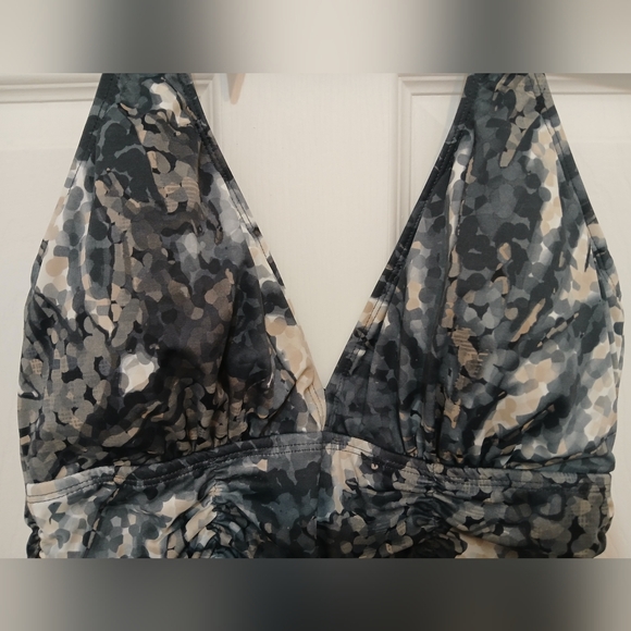 Aerin Rose Slimming 1 Piece Underwire Halter Swimsuit NWOT - Picture 3 of 16